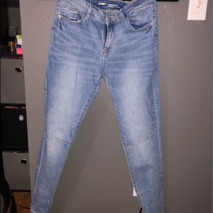 Light washed old navy jeans. Size 10.